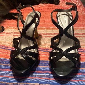 Tahari Black patent leather platform sandals